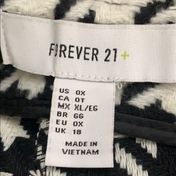 Plus Size Short - Picture 11 of 12